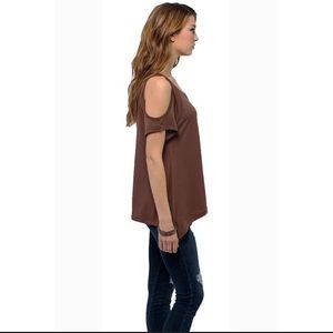 Cold shoulder V neck short sleeve loose shirt